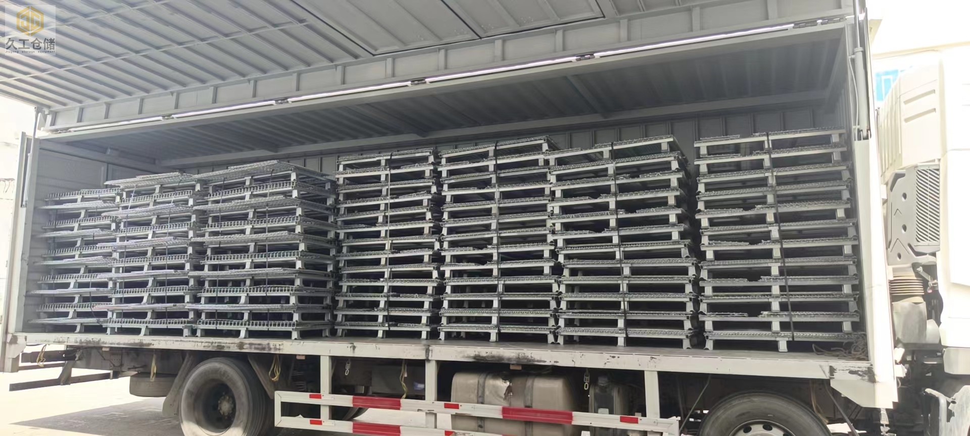 南京久工倉儲設(shè)備-折疊式倉儲籠網(wǎng)層板倉庫堆垛整裝待發(fā)，倉庫車間實拍-南京倉儲籠網(wǎng)層板實體廠家！