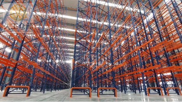 南京久工倉儲(chǔ)設(shè)備-托盤貨架也稱層網(wǎng)貨架，橫梁式貨架，重型貨架，高層貨架-南京貨架......