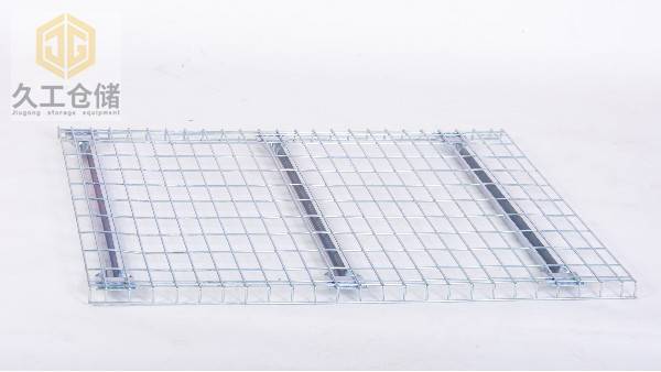 重型貨架網(wǎng)層板，鋼層板如何運(yùn)用？久工倉儲設(shè)備