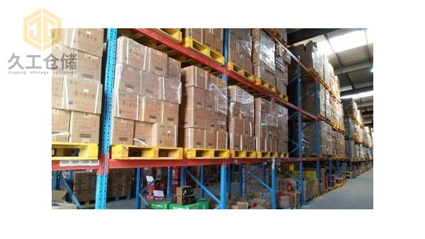 重型貨架金屬托盤規(guī)格不統(tǒng)一如何有效提高倉庫存儲率？久工倉儲設備
