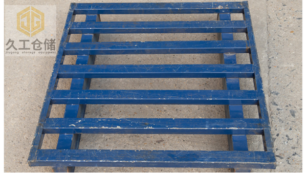 鋼制托盤為什么會(huì)發(fā)生掉漆的狀況？久工倉(cāng)儲(chǔ)設(shè)備