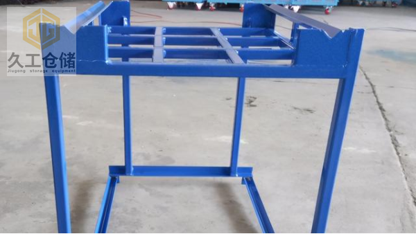 倒置巧固架的結(jié)構(gòu)特點有什么？久工倉儲設(shè)備