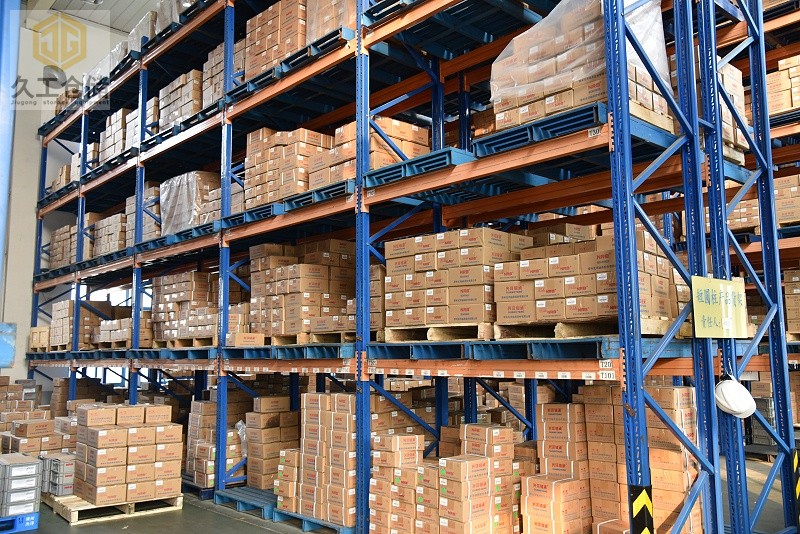 橫梁式貨架有哪些應(yīng)用？應(yīng)用于哪些行業(yè)領(lǐng)域？南京久工倉儲設(shè)備來分析！