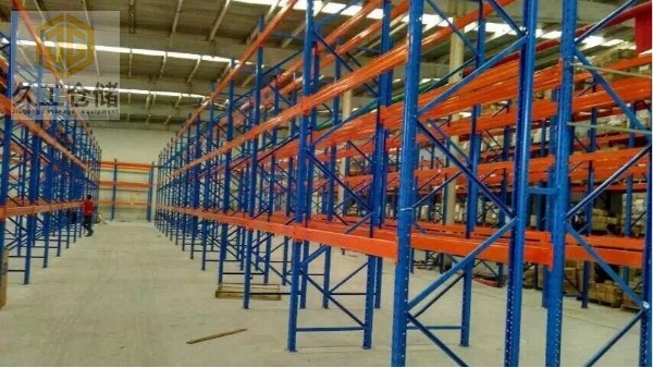 橫梁式貨架有哪些應(yīng)用？應(yīng)用于哪些行業(yè)領(lǐng)域？南京久工倉儲(chǔ)設(shè)備來分析！