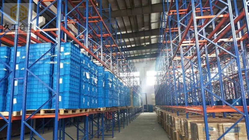 久工倉儲設(shè)備-南京貨架-倉儲貨架-倉庫貨架-使用倉儲貨架時應(yīng)注意的事項有哪些?