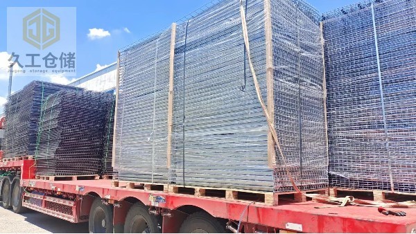 天氣炎熱-貨架層網(wǎng)-鋼層網(wǎng)運輸，上下貨都要注意安全，小心擺放貨物-南京久工倉儲設(shè)備