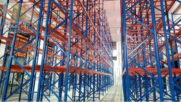南京貨架-倉儲貨架根據(jù)存取方式可分為哪三類？南京久工倉儲設(shè)備