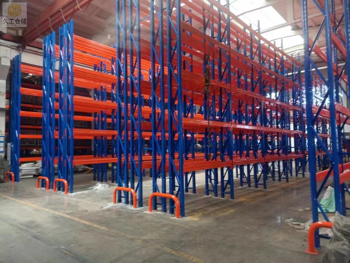 橫梁式貨架應(yīng)用特點(diǎn)有哪些？南京貨架-層網(wǎng)貨架/托盤貨架/重型貨架-久工倉儲(chǔ)設(shè)備