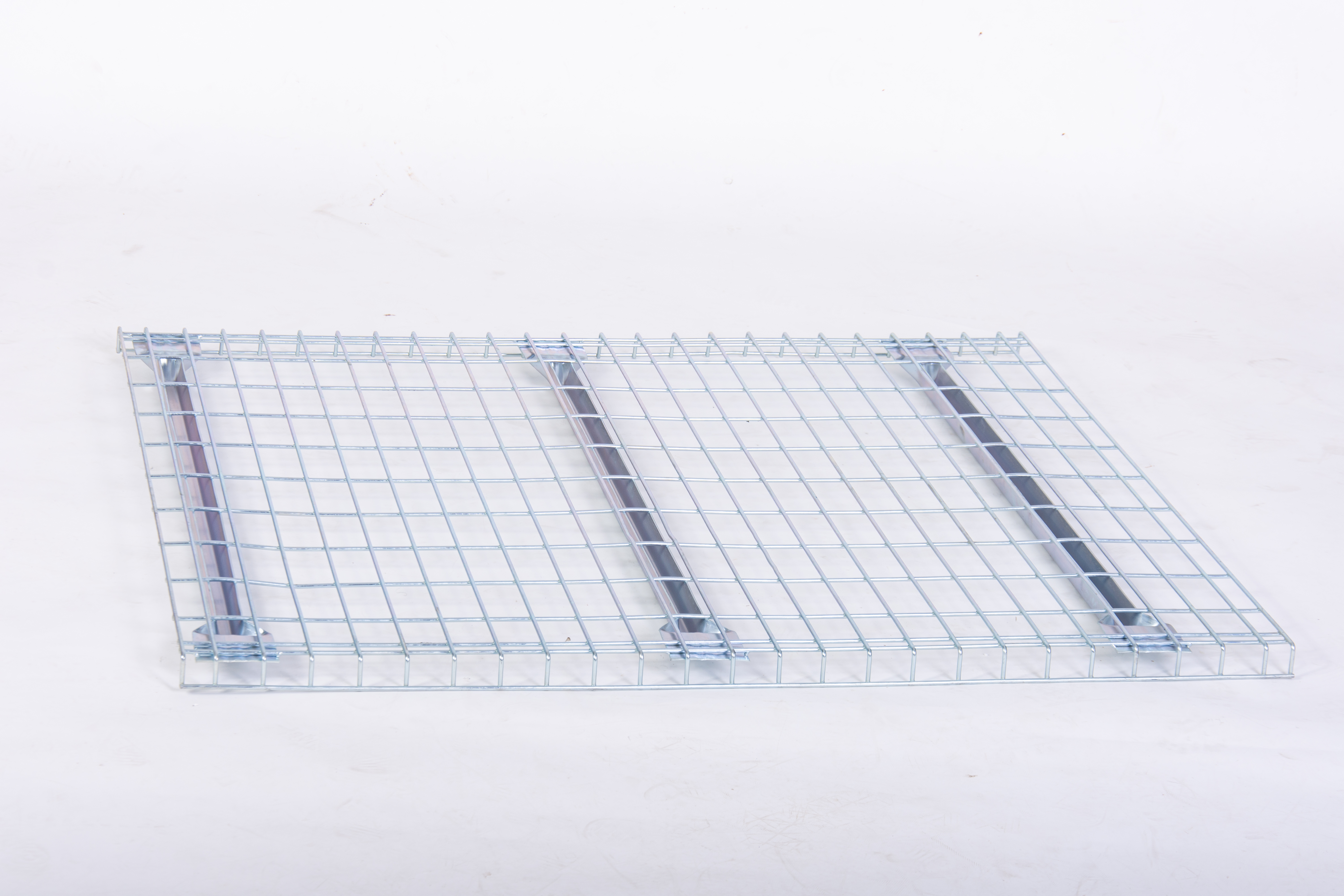 南京久工倉儲-貨架網(wǎng)層板的特點，承載，工藝及運用有哪些？南京鋼層網(wǎng)廠家！