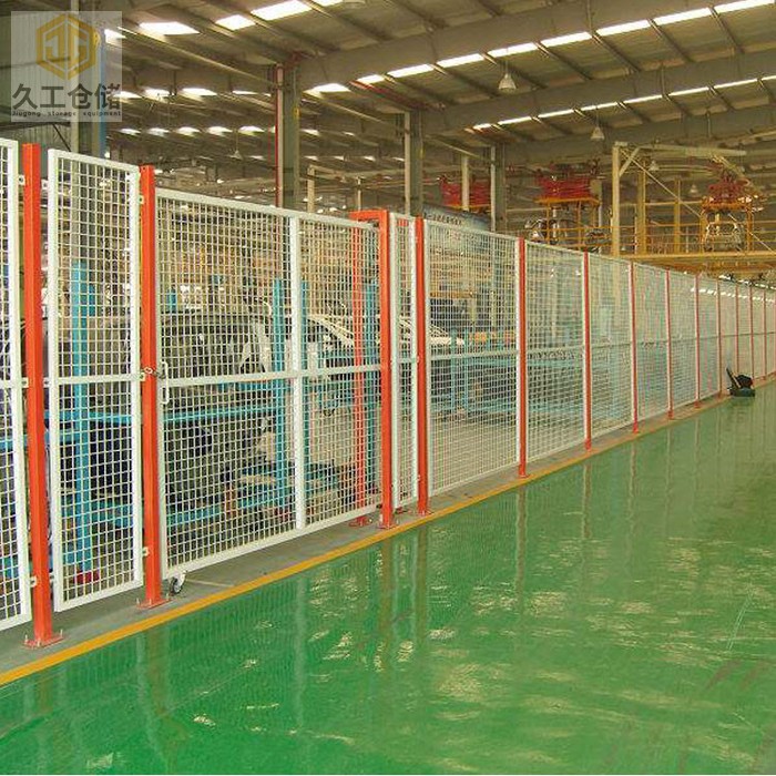 南京久工倉儲(chǔ)為大家解析車間隔離柵的相關(guān)工藝流程！一起看看吧！