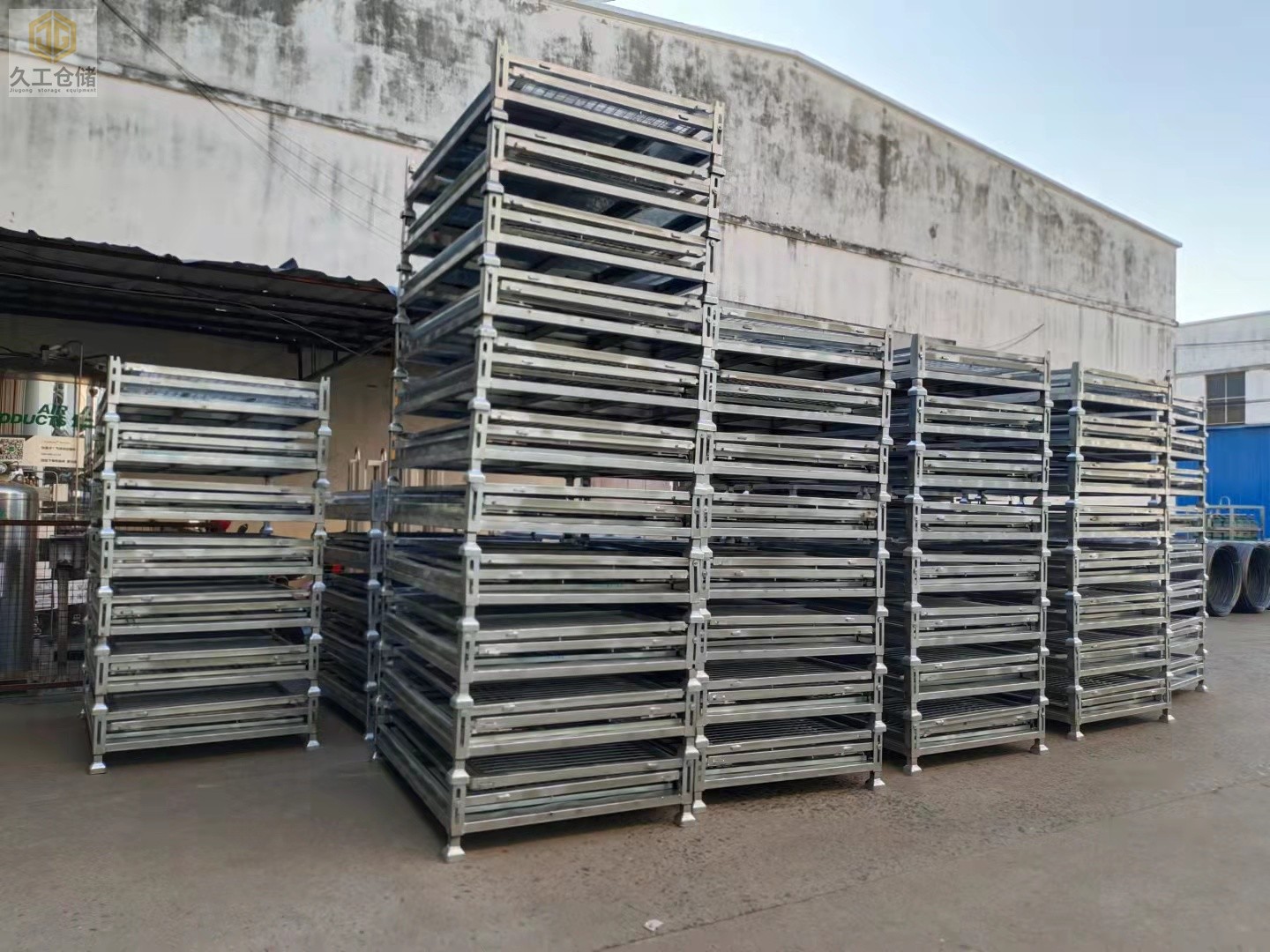 金屬周轉(zhuǎn)箱在運(yùn)輸周轉(zhuǎn)物料時的注意事項？南京鋼制料箱廠-久工倉儲