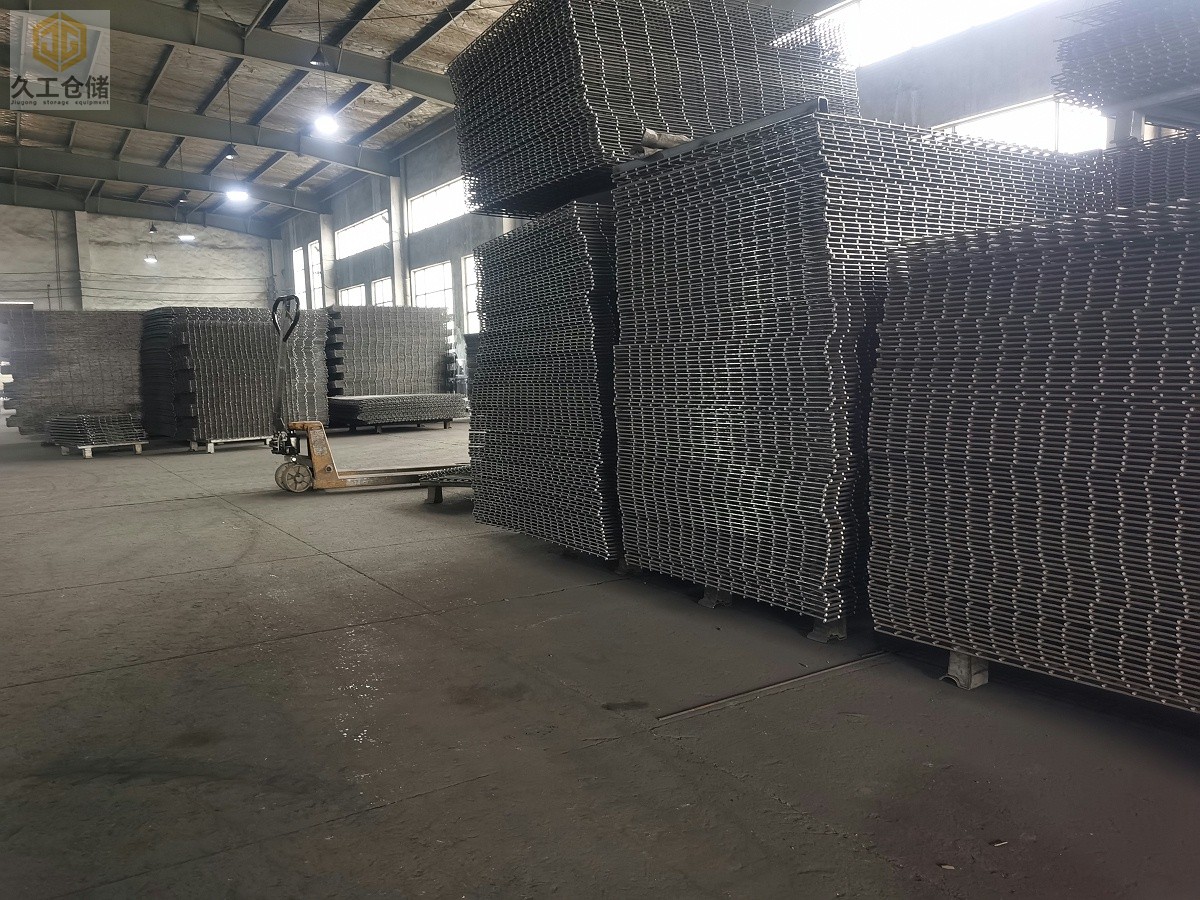 久工倉儲(chǔ)車間展示，工人實(shí)操現(xiàn)場實(shí)拍，南京久工倉儲(chǔ)設(shè)備