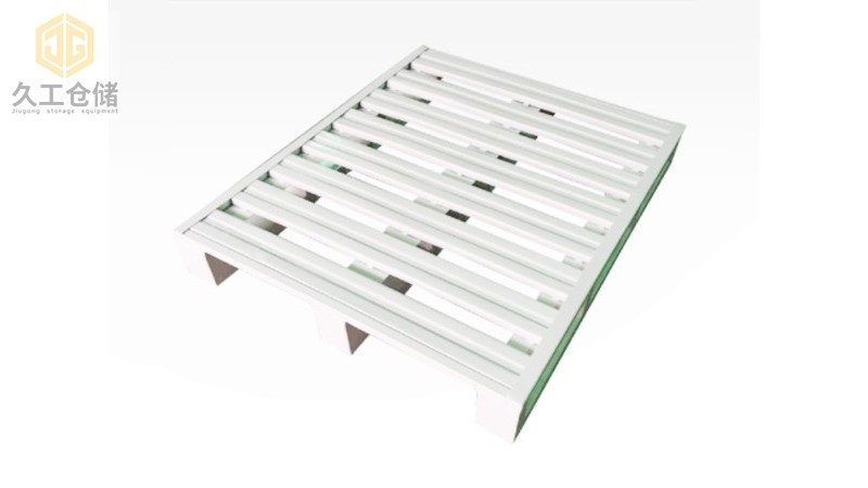 鋼制托盤在現(xiàn)代如何發(fā)揮效率？代替了傳統(tǒng)木托盤，塑料托盤-久工倉(cāng)儲(chǔ)