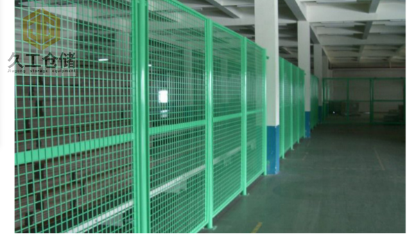 車間隔離網(wǎng)有哪些優(yōu)勢？久工倉儲設(shè)備為大家分析！