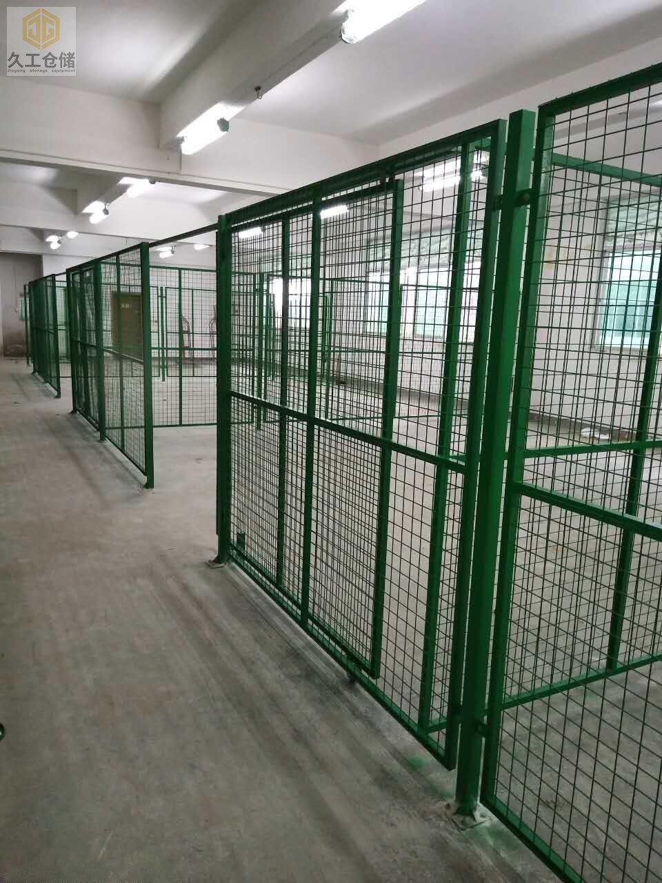 車間隔離網(wǎng)有哪些優(yōu)勢(shì)？久工倉(cāng)儲(chǔ)設(shè)備為大家分析！