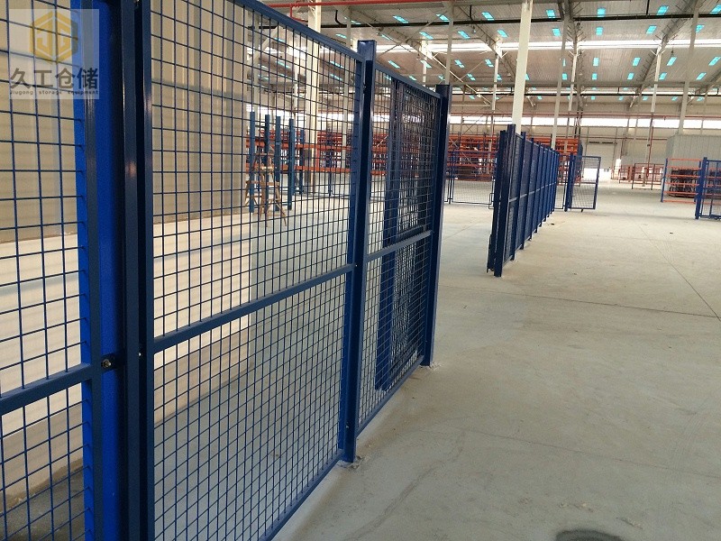 南京久工倉儲隔離網(wǎng)廠家-圍欄網(wǎng)護欄網(wǎng)介紹，久工倉儲-久久來分析
