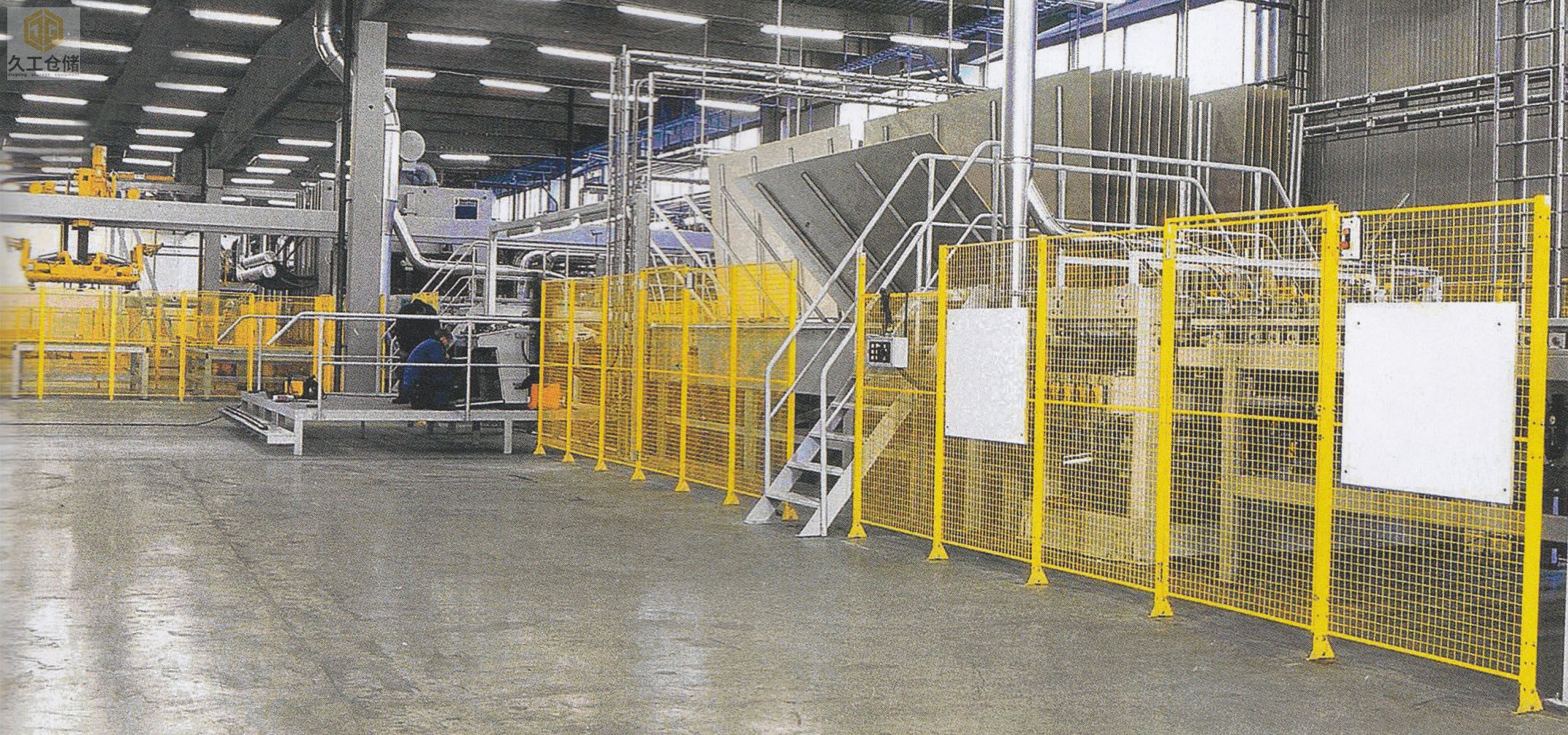 隔離網(wǎng)的特點(diǎn)、用途、優(yōu)點(diǎn)、工藝及表面處理是什么？南京車間隔離網(wǎng)-久工倉儲設(shè)備來分析！