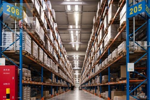 倉庫定制倉儲(chǔ)貨架有哪些類型？南京久工倉儲(chǔ)設(shè)備