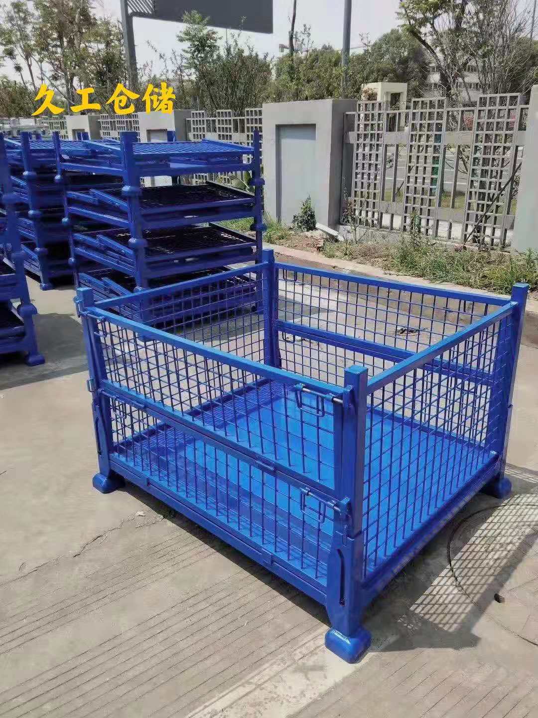 金屬周轉箱也稱鋼制料箱，折疊金屬周轉筐，馬蹄形網格料箱，金屬物流周轉箱的特點有哪些？南京久工倉儲設備