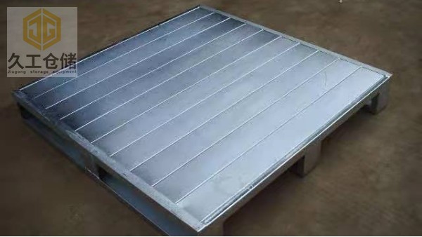 托盤的種類及運用對比分析？久工倉儲設備
