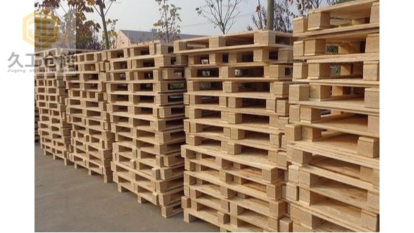木托盤的使用注意事項(xiàng)有哪些？南京久工倉儲(chǔ)設(shè)備告訴大家！