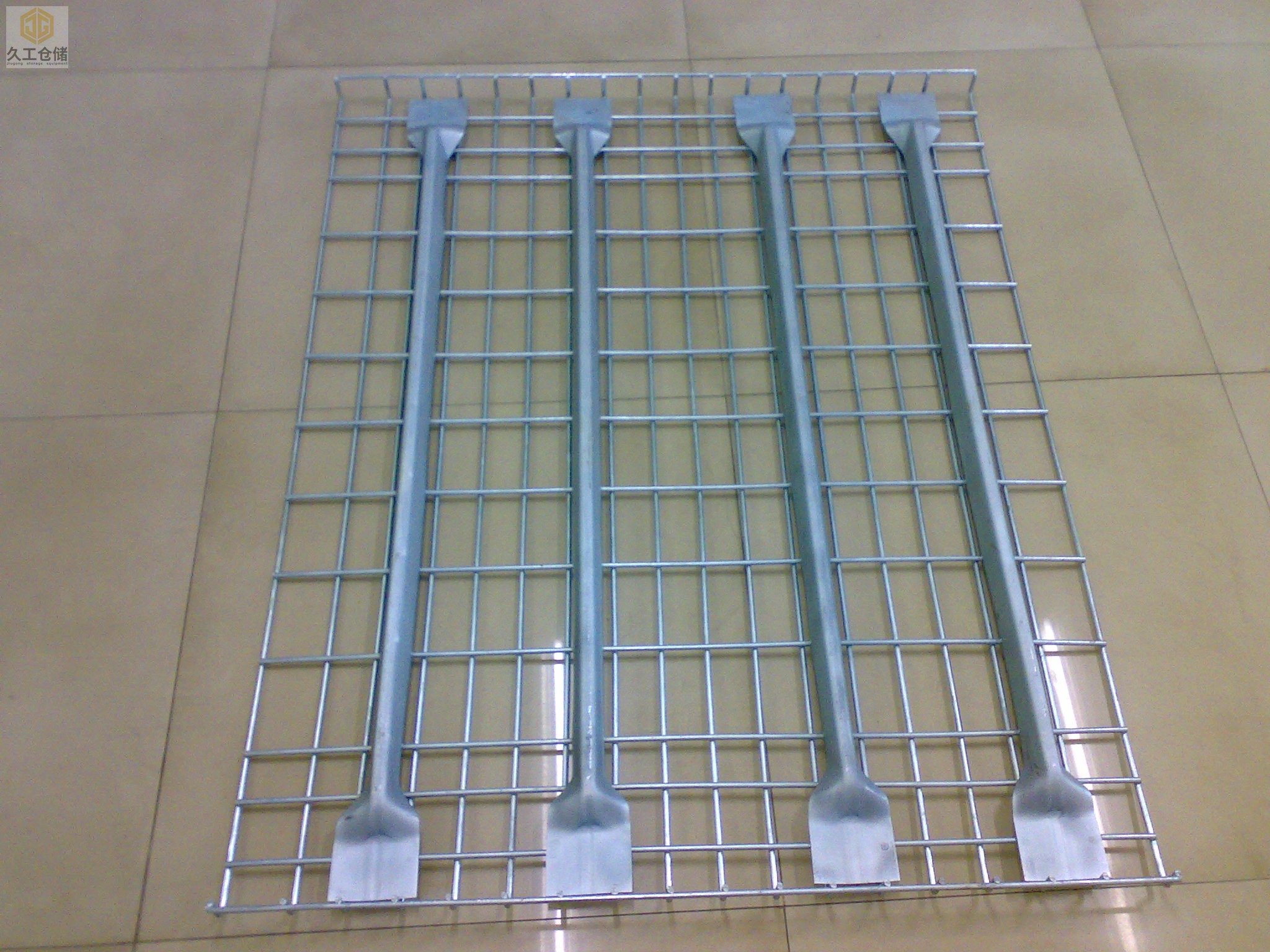 貨架網(wǎng)層板-方管網(wǎng)層板，南京貨架層網(wǎng)廠家直銷，久工倉(cāng)儲(chǔ)設(shè)備