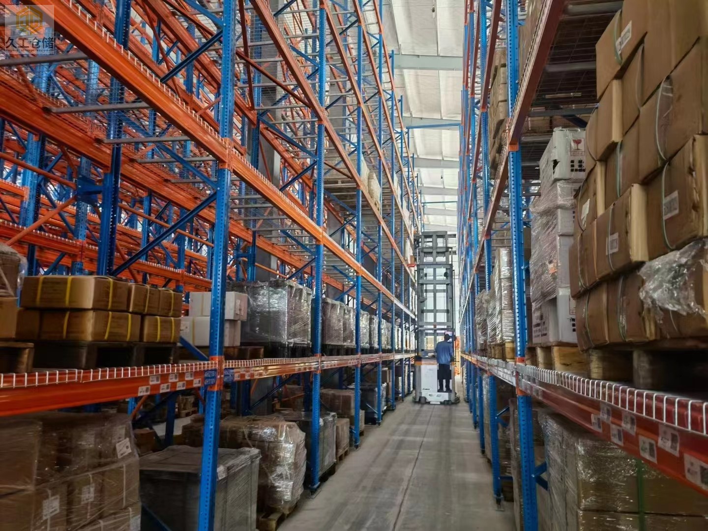 托盤貨架也稱橫梁式貨架，有什么特點？南京久工倉儲為大家分析，了解更多關注久工倉儲