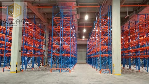 南京貨架-重型貨架家哪家好？具體有什么優(yōu)勢？了解更多關(guān)注南京久工倉儲設(shè)備
