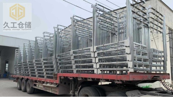 堆垛架的優(yōu)點有哪些？久工倉儲設備