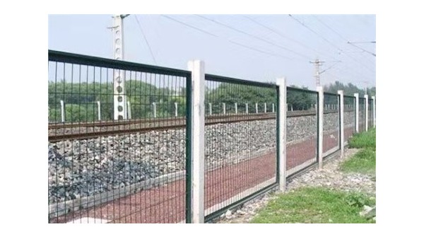 鐵路隔離網(wǎng)該如何安裝？