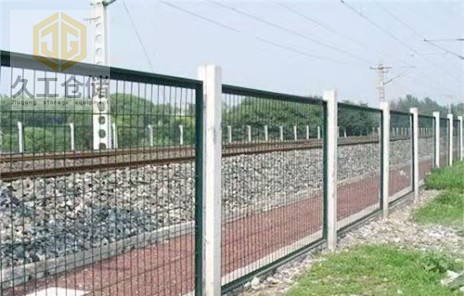 鐵路隔離網(wǎng)該如何安裝？