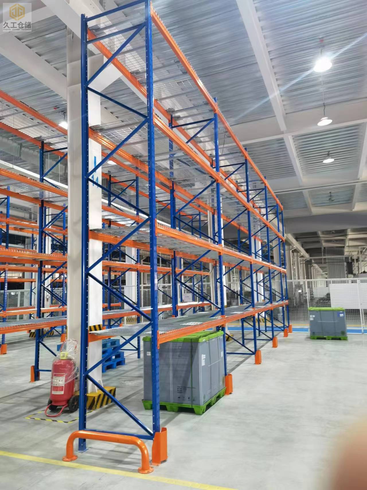 南京久工倉(cāng)儲(chǔ)-貨架網(wǎng)層板實(shí)拍圖/層網(wǎng)安裝后的效果圖展示-南京網(wǎng)層板廠家