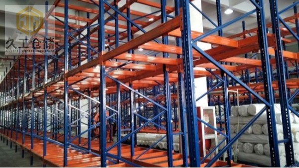 什么叫重型貨架？ 重型貨架的構(gòu)造組成,久工倉儲設(shè)備