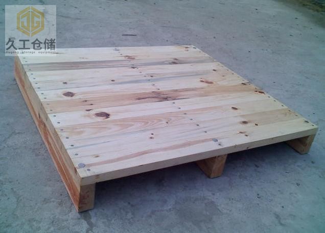 托盤的價格多少？影響木質(zhì)托盤價格的因素有哪些？南京久工倉儲