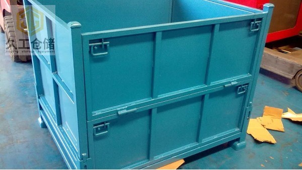 金屬周轉(zhuǎn)箱噴塑天藍(lán)色鐵皮箱，金屬箱展示圖，折疊存放便捷儲存，南京周轉(zhuǎn)箱廠家-久工倉儲設(shè)備