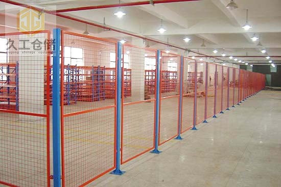 倉(cāng)庫(kù)隔離網(wǎng)一般包括下列主要參數(shù)？倉(cāng)庫(kù)隔離網(wǎng)通用性標(biāo)準(zhǔn)？久工倉(cāng)儲(chǔ)