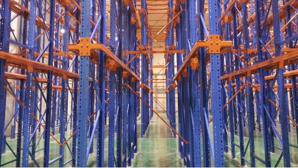 冷庫貨架，貫通式貨架及堆垛架簡析，南京久工倉儲設(shè)備